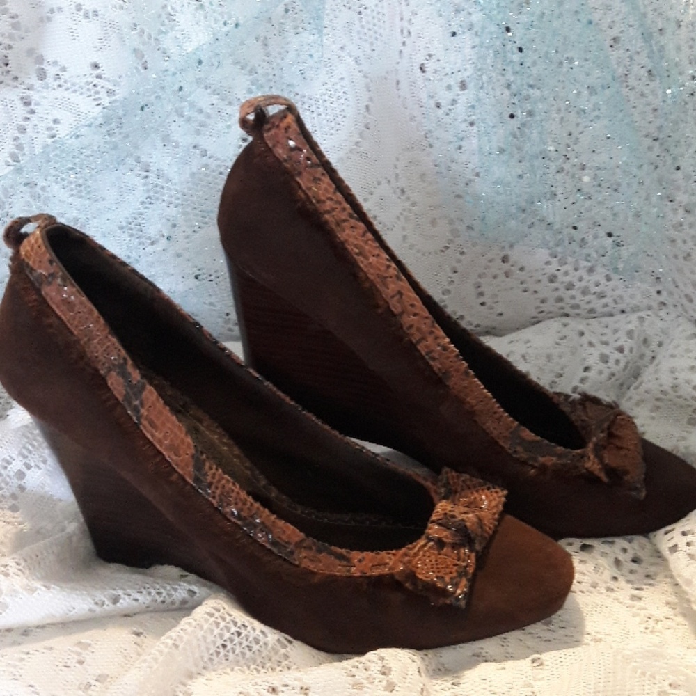 Women's shoes